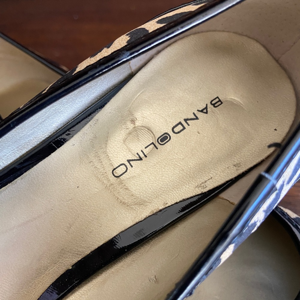 NWOT BANDALINO ANIMAL FLATS - Picture 4 of 7